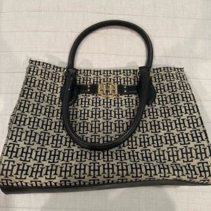 Tommy Hilfiger purse